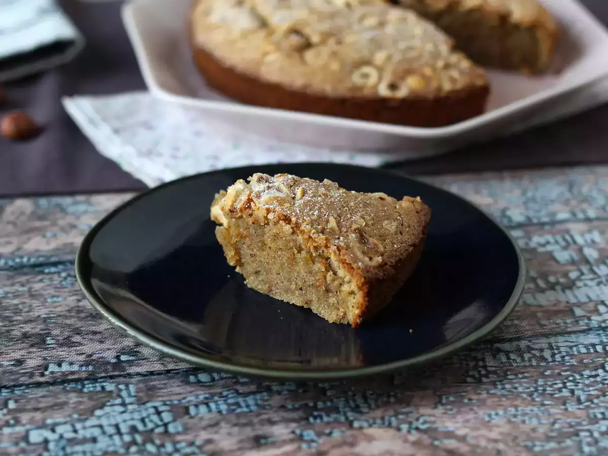 Bolo de avelãs macio, crocante e com 5 ingredientes! - foto 8