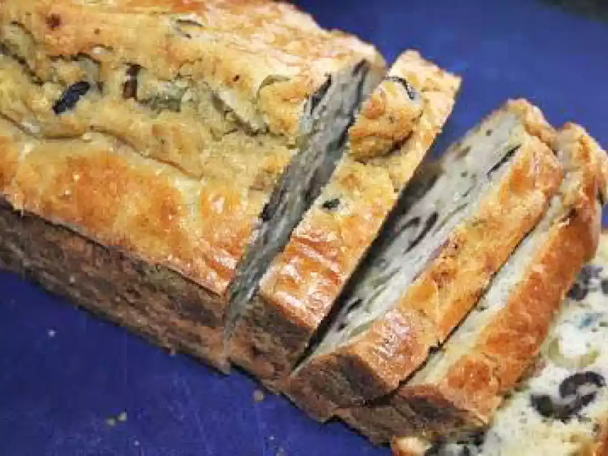 BOLO DE AZEITONAS, BACON E CEBOLA - foto 4