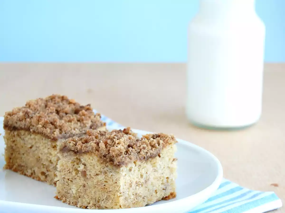 Bolo de banana com cobertura streusel