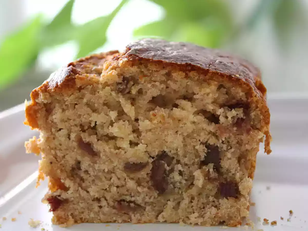 Bolo de banana com tâmaras e mel