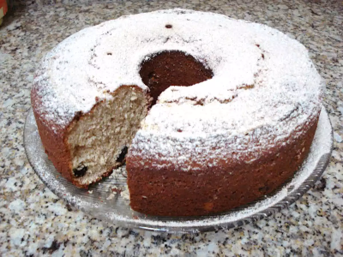 BOLO DE BANANA, UVA PASSAS E CANELA