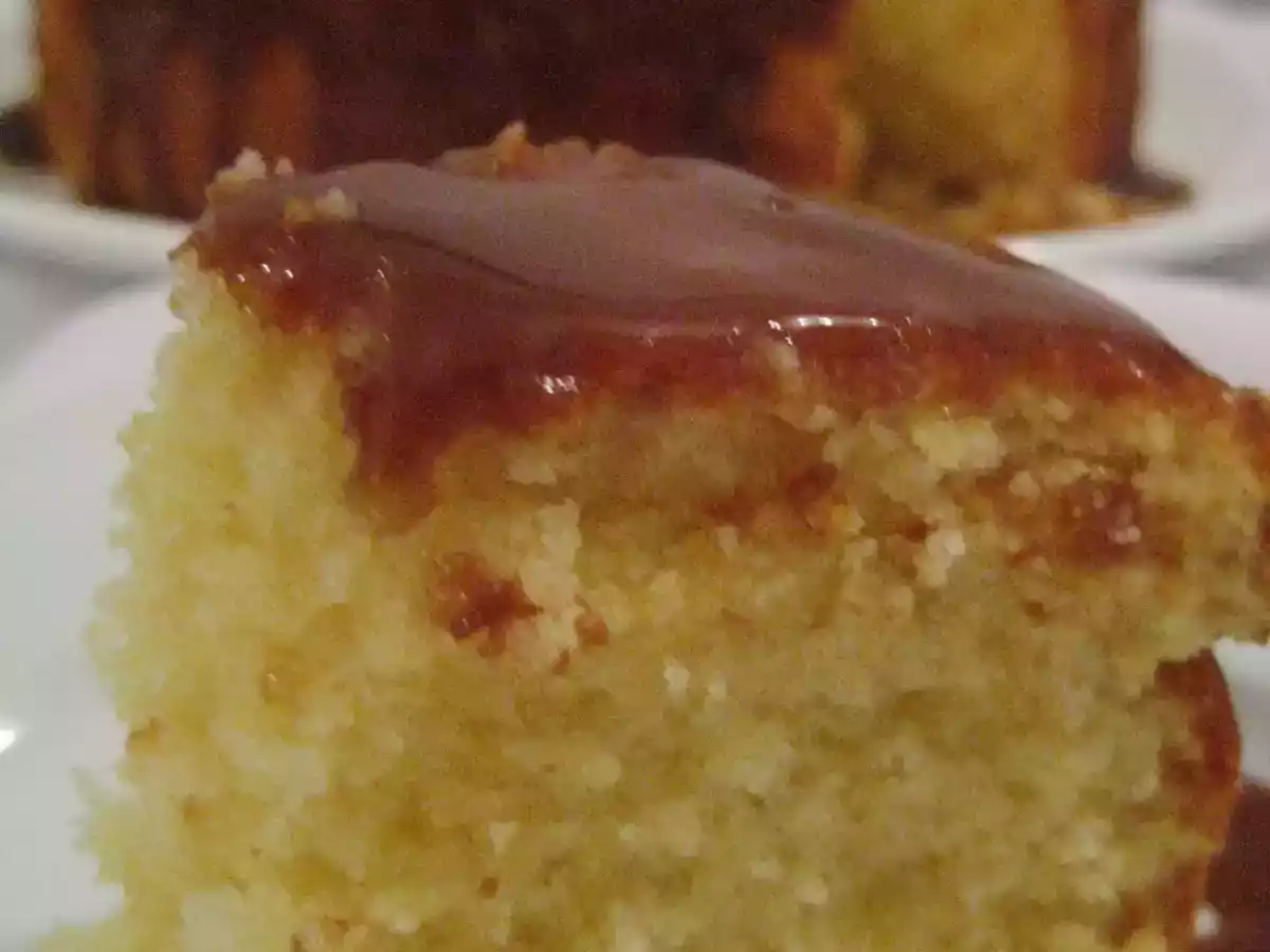 Bolo de Baunilha com Cobertura de Caramelo - foto 2