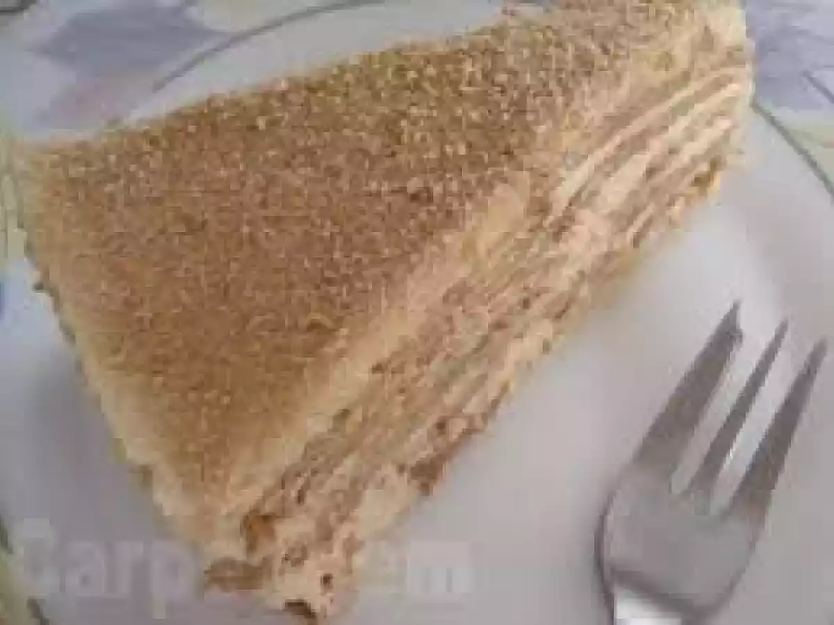 Bolo de bolacha com café