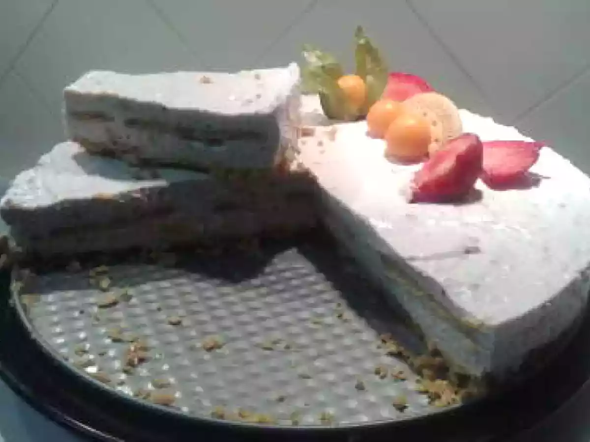 BOLO DE BOLACHA COM FRAMBOESA
