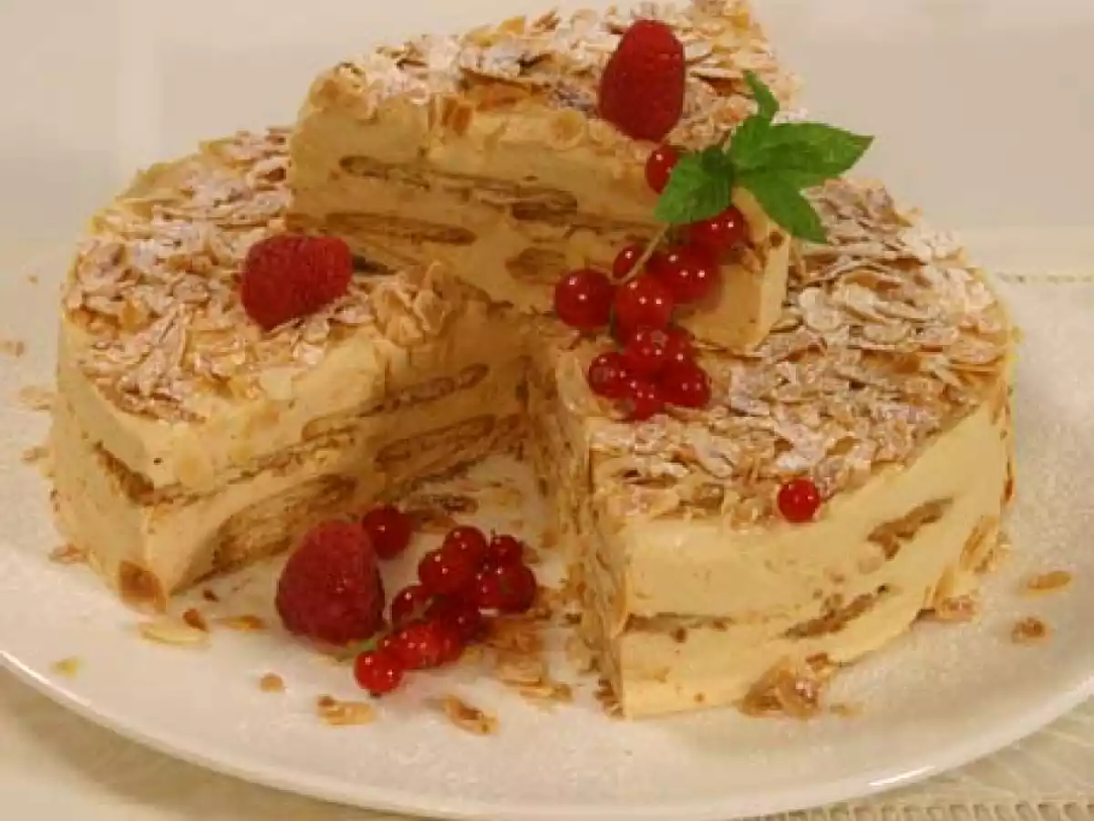 Bolo de Bolacha com Leite Condensado Cozido