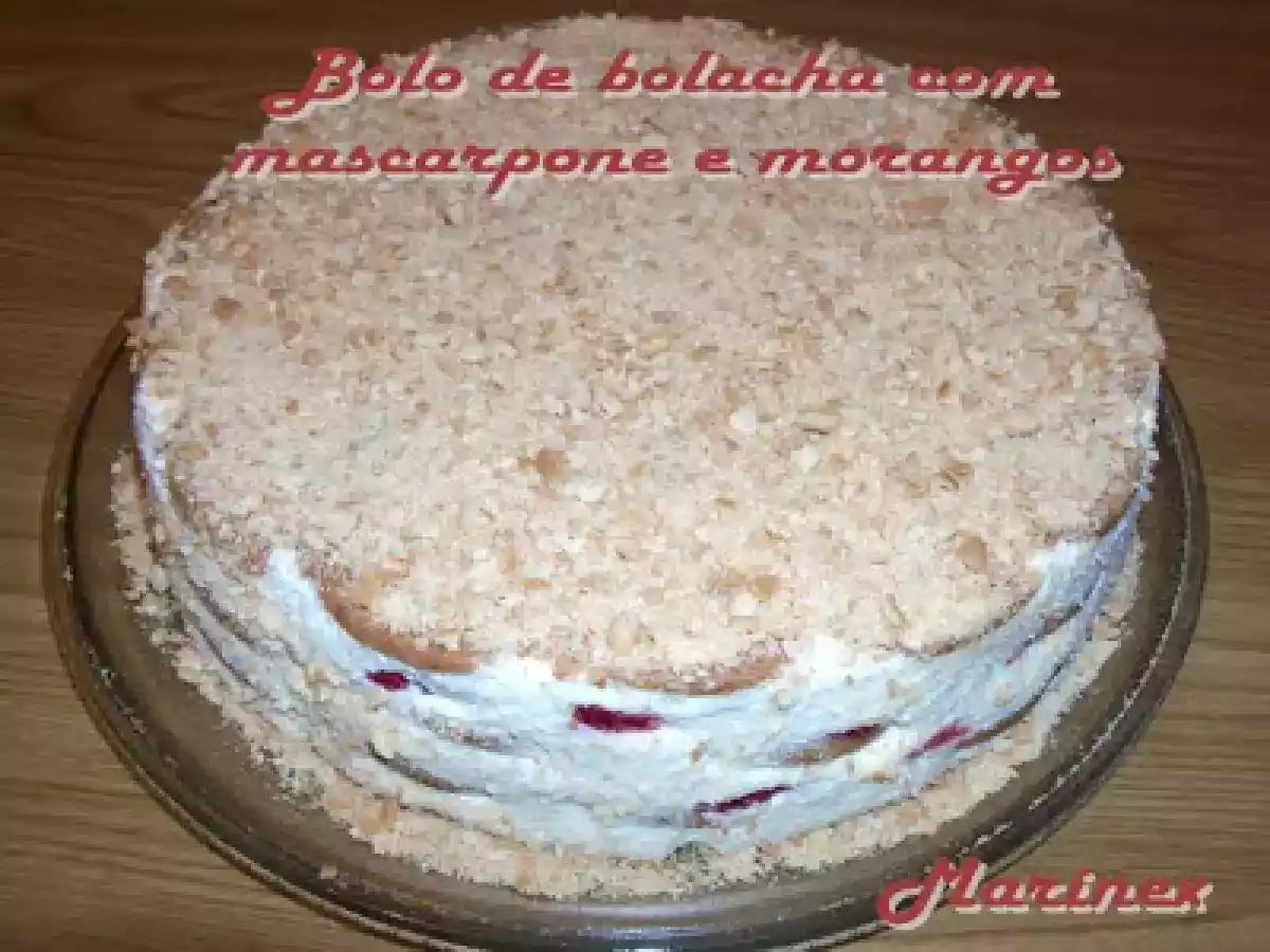 Bolo de bolacha com mascarpone e morangos