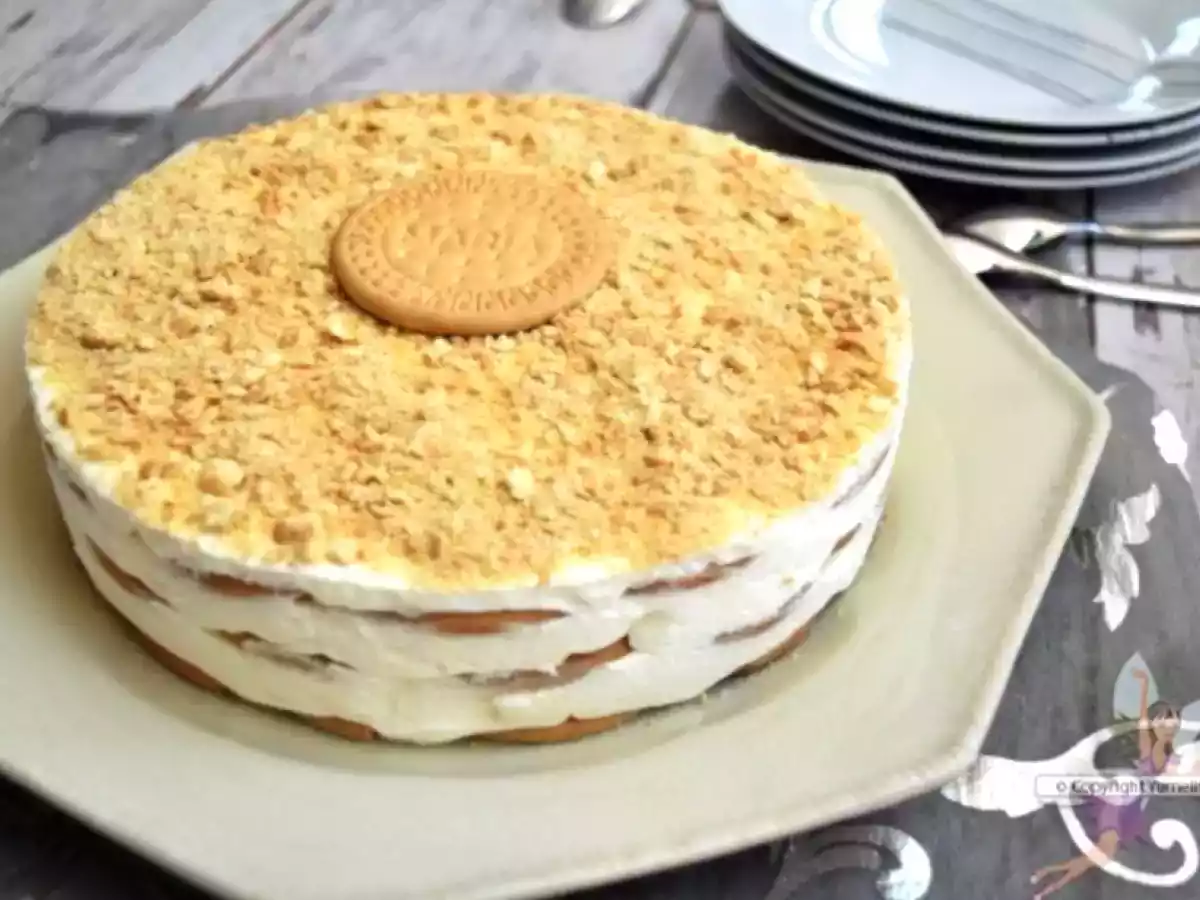 Bolo de bolacha cremoso