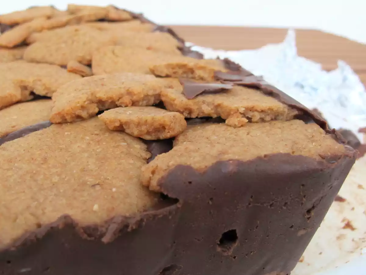 Bolo de bolacha e chocolate