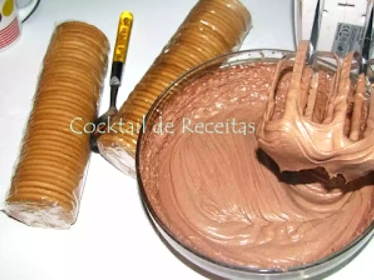 Bolo de Bolacha (Maria) com Mousse de Chocolate