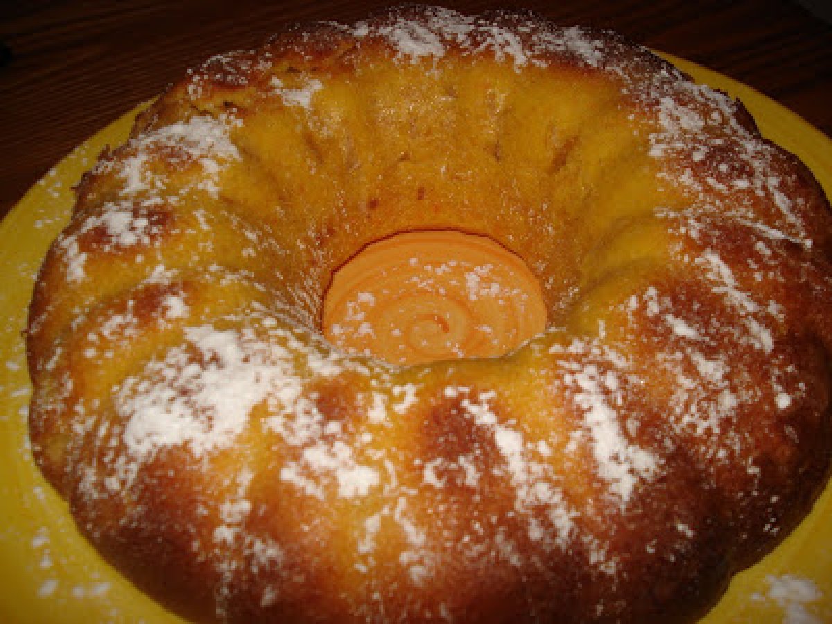 BOLO DE CENOURA AROMATIZADO DE RASPA DE LIMÃO...