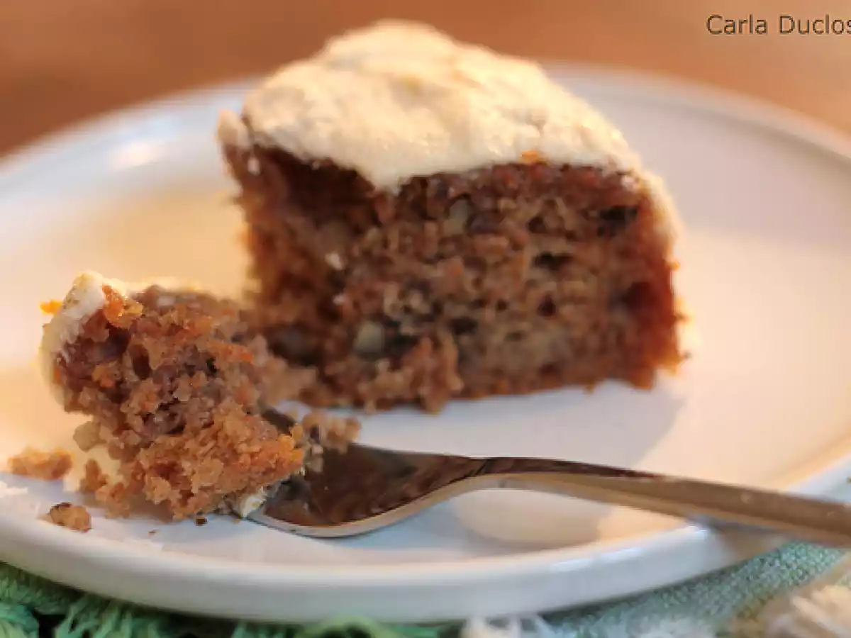 Bolo de cenoura com banana e nozes - foto 2