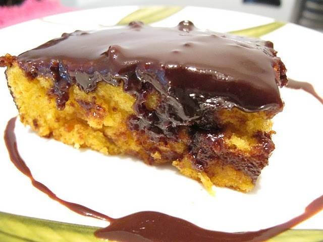 Receita de Bolo de Cenoura com Chocolate - Guia da Cozinha