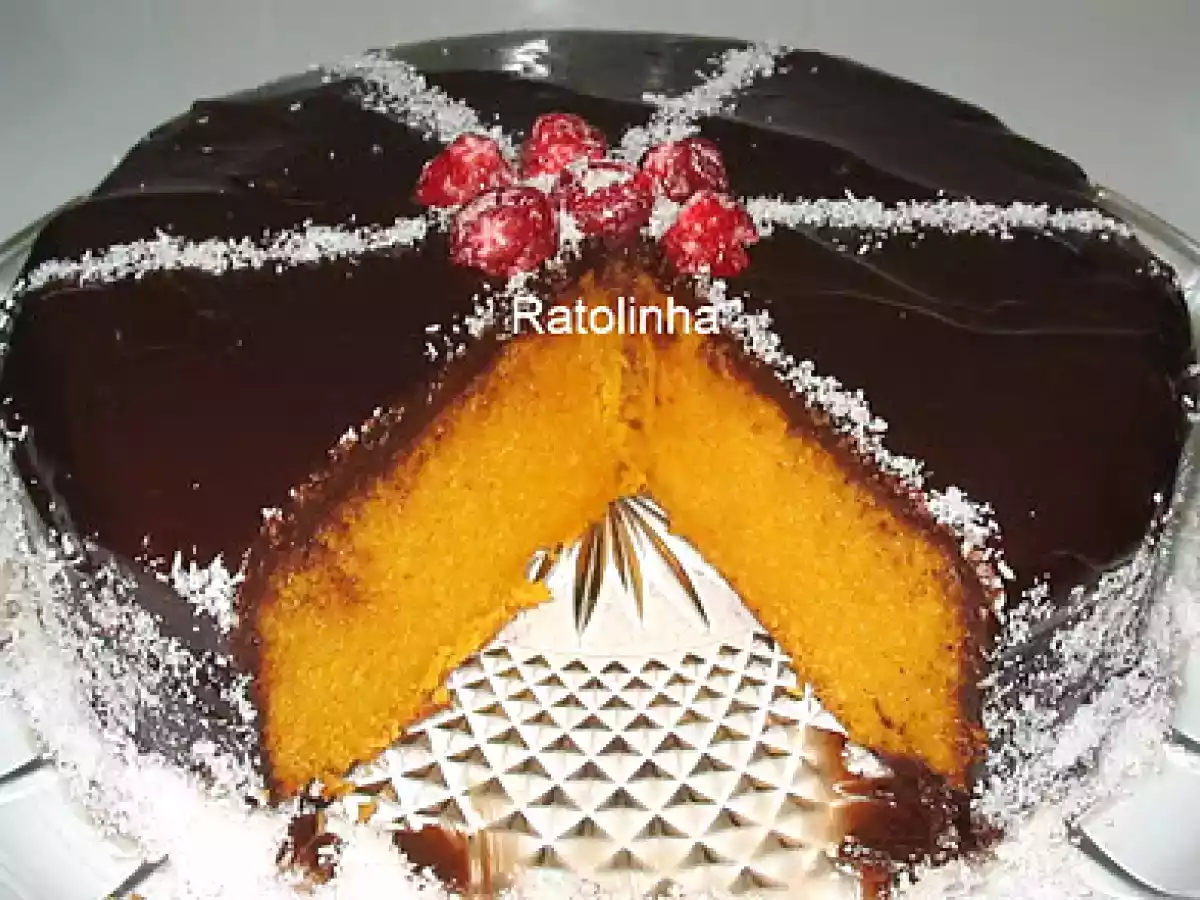 Bolo de Cenoura com Cobertura de Ganache de Chocolate