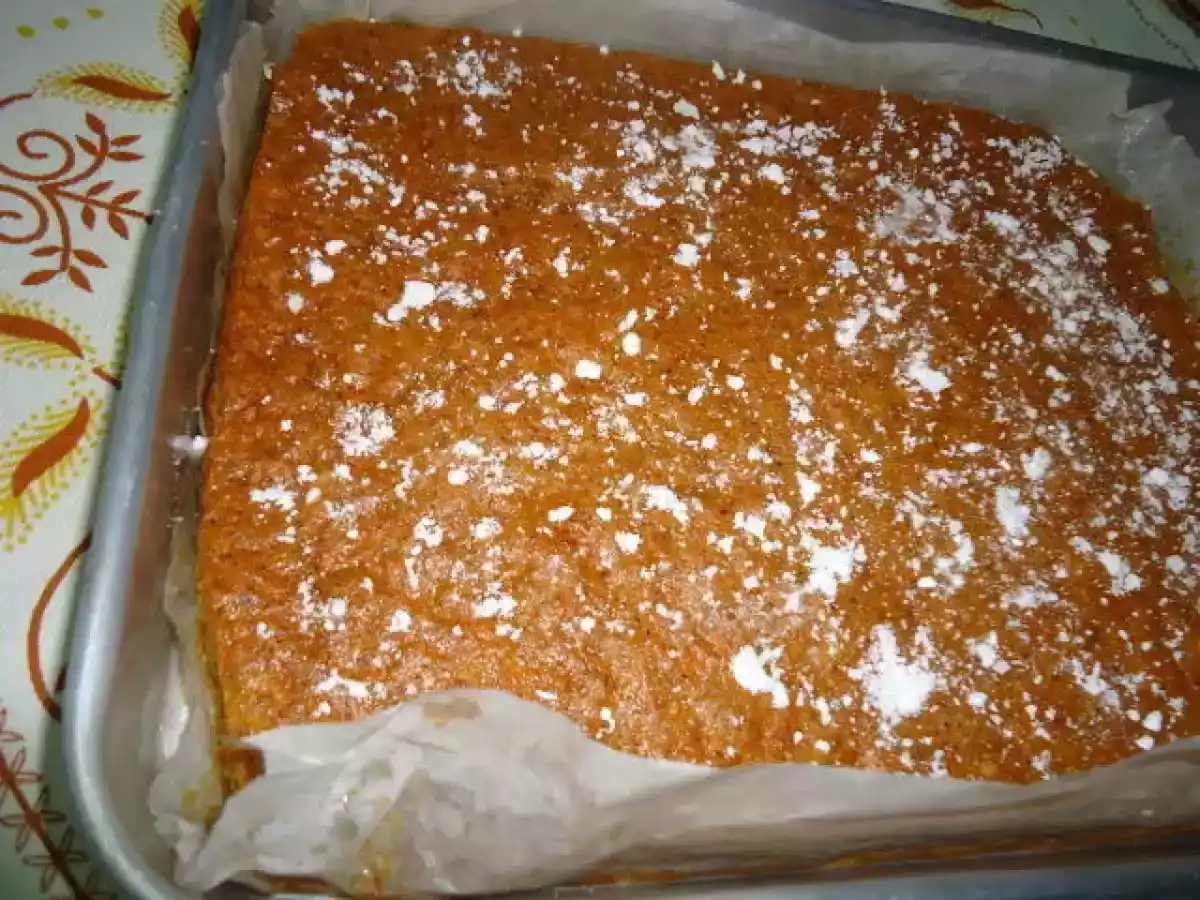 Bolo de cenoura com nozes