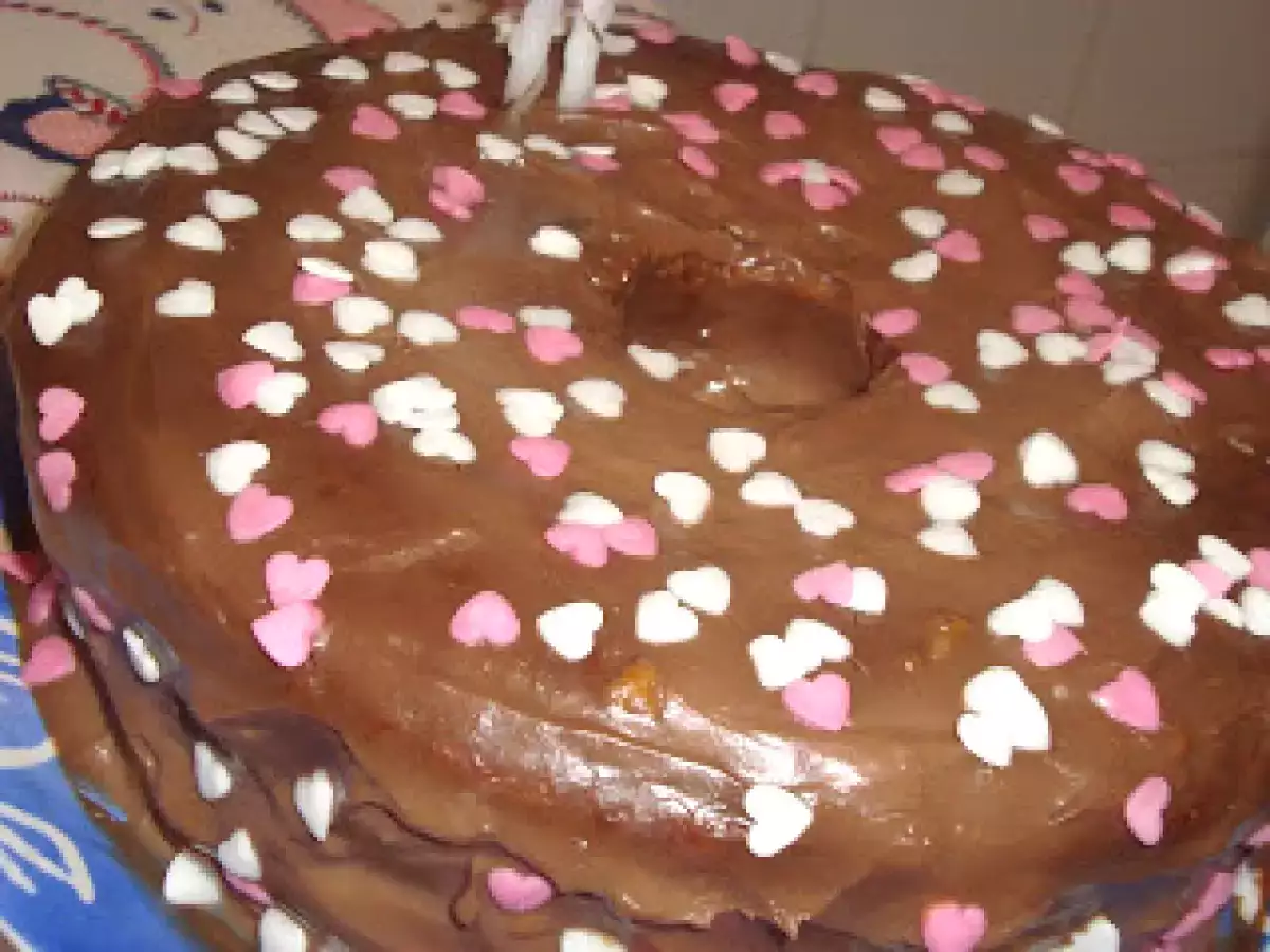 Bolo de cenoura e ananás com recheio e cobertura de chocolate - foto 2