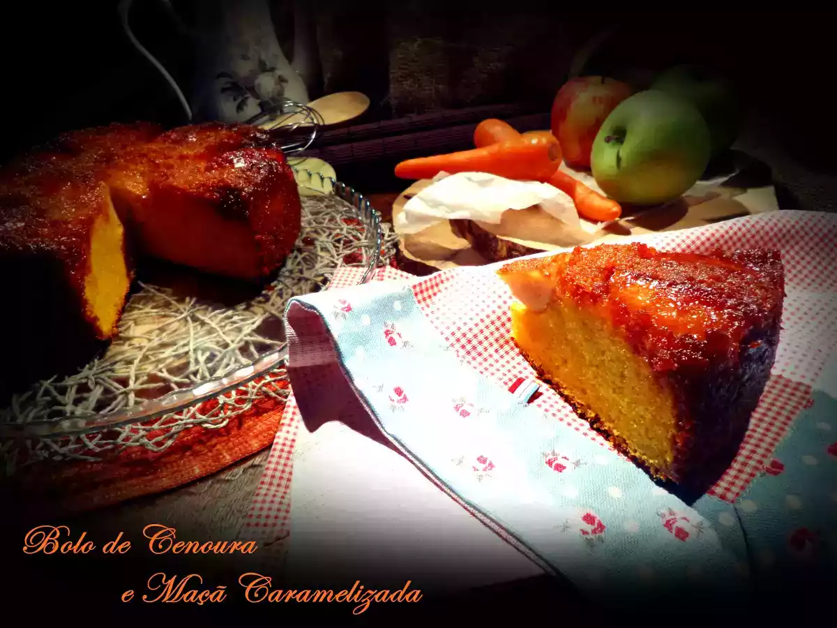 Bolo de Cenoura e Maça Caramelizada