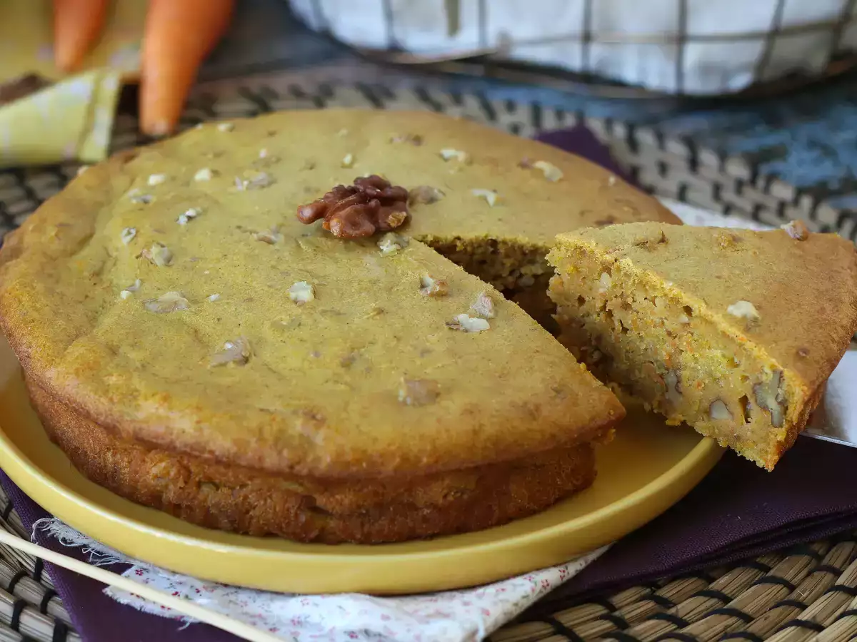 Bolo de cenoura e nozes: muito fofinho e húmido
