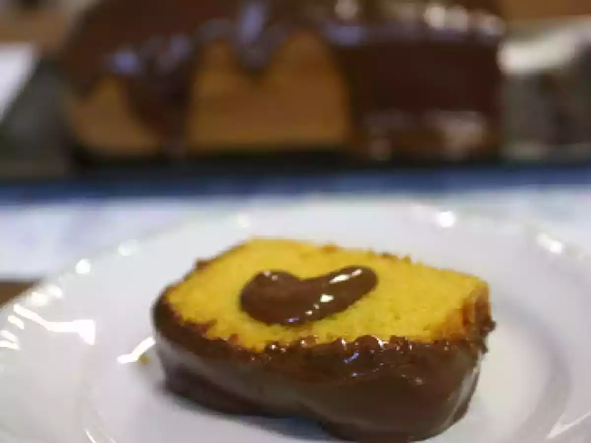 Bolo de Cenoura, Laranja e Gengibre com Cobertura de Brigadeiro - foto 2