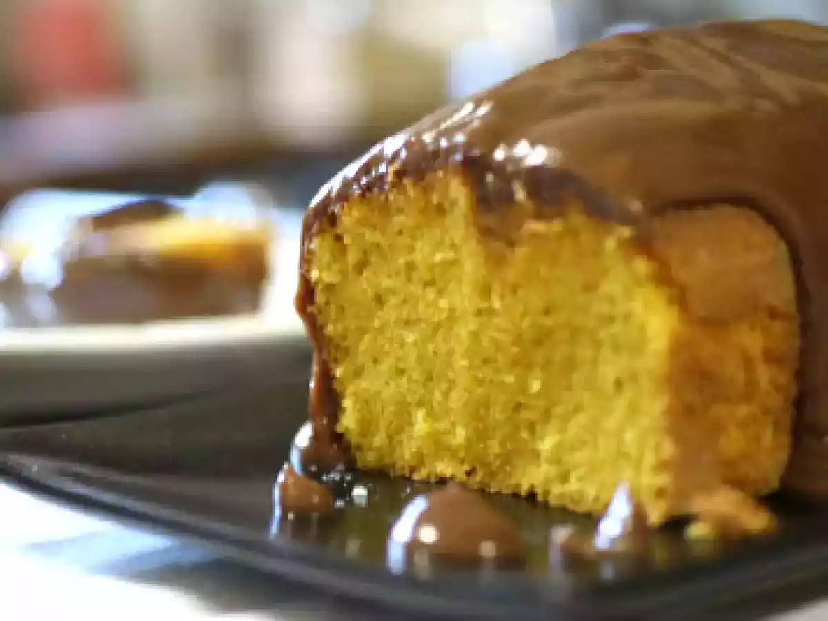 Bolo de Cenoura, Laranja e Gengibre com Cobertura de Brigadeiro - foto 3
