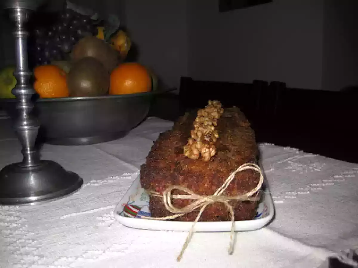 BOLO DE CENOURA, NOZES E PASSAS