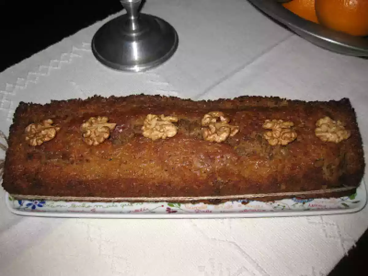 BOLO DE CENOURA, NOZES E PASSAS - foto 2