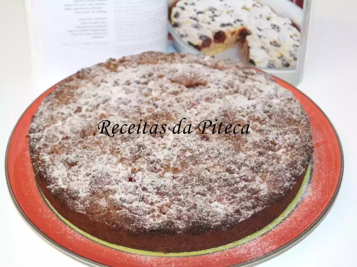 Bolo de cerejas com canela