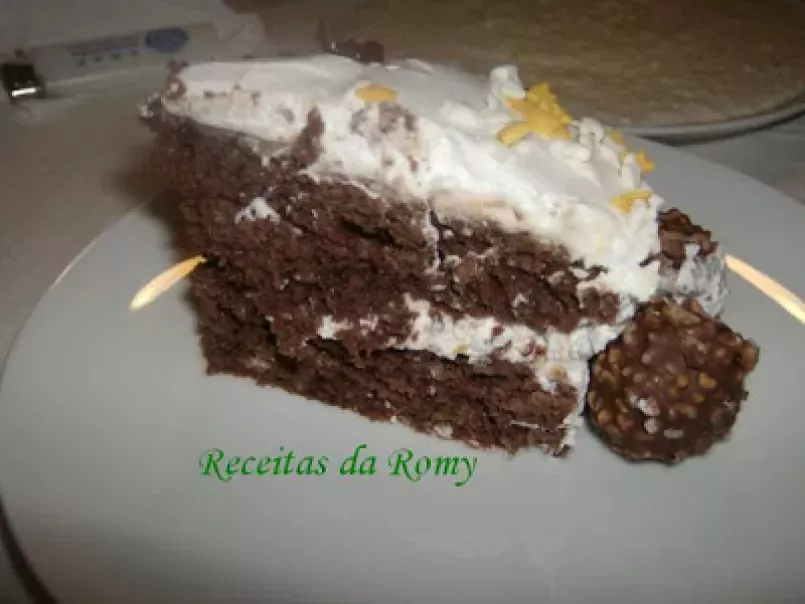 Bolo de chocolate (aniversário) e um miminho da R. Correia - foto 2