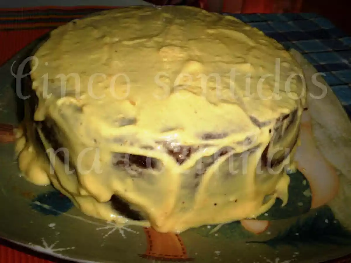 Bolo de chocolate Branca de Neve com creme de farinha custard