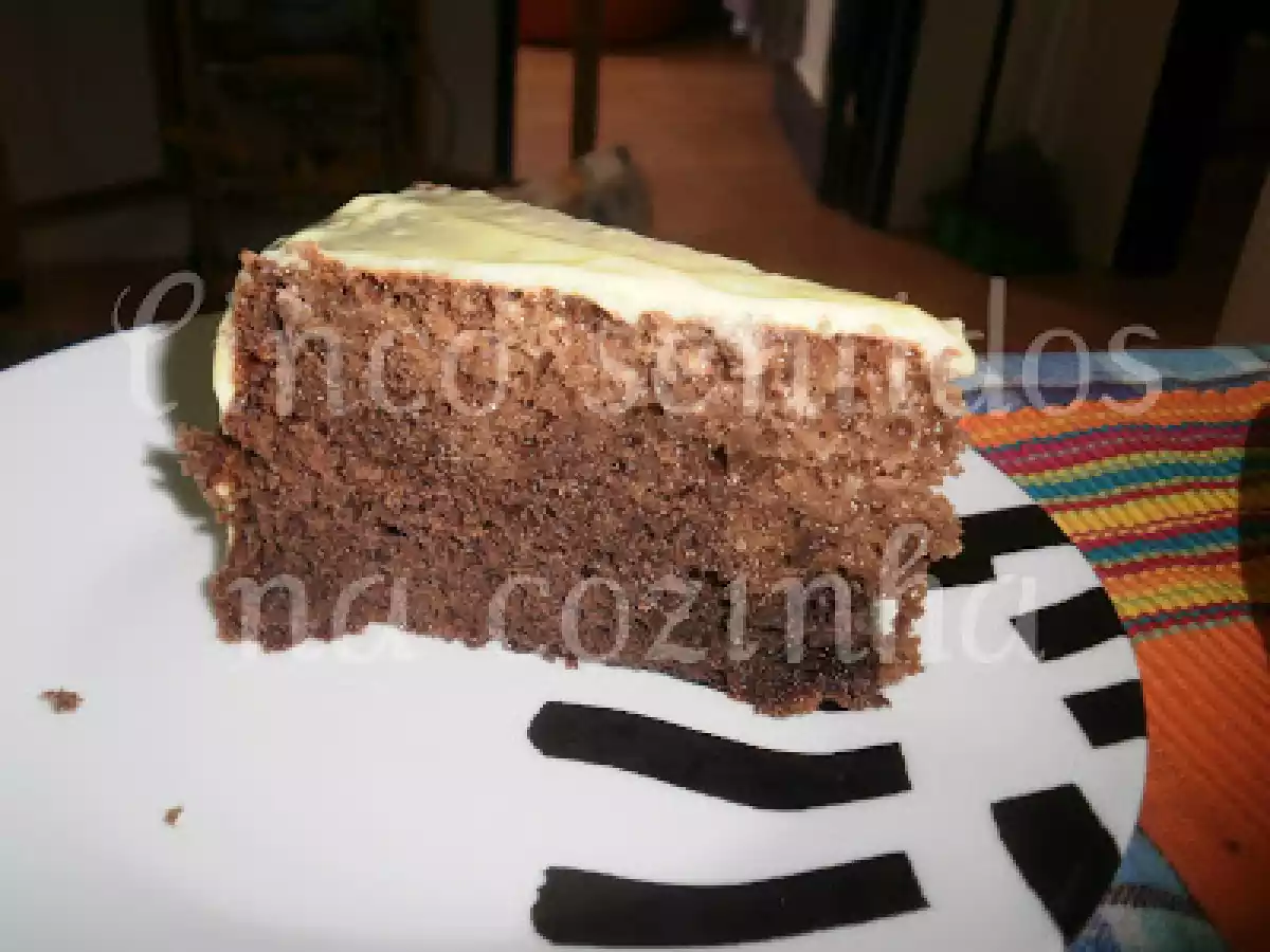 Bolo de chocolate Branca de Neve com creme de farinha custard - foto 4