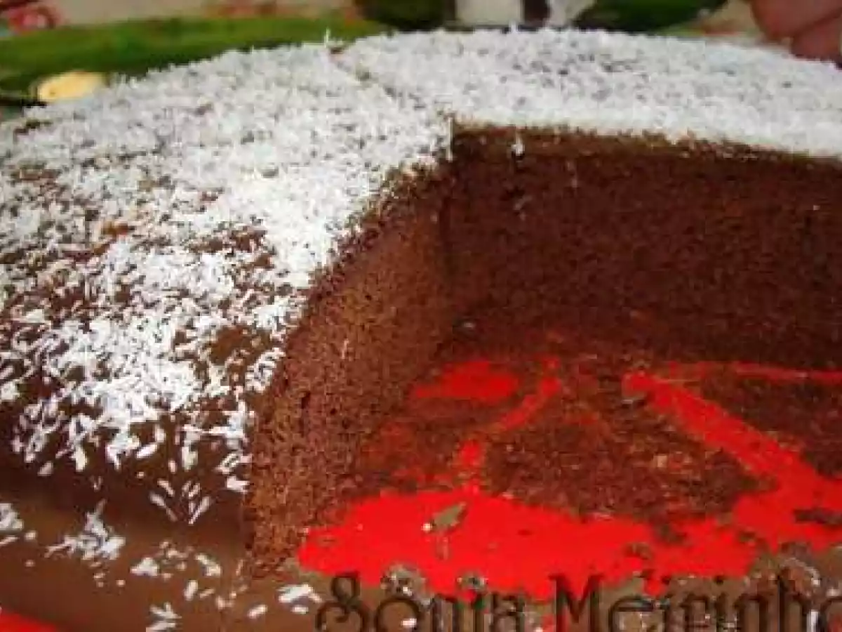 Bolo de Chocolate com Cobertura de Chocolate Quente e Côco - foto 3