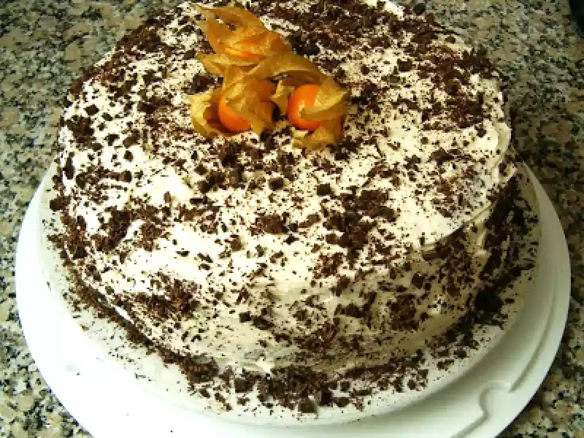Bolo de chocolate com creme de manteiga