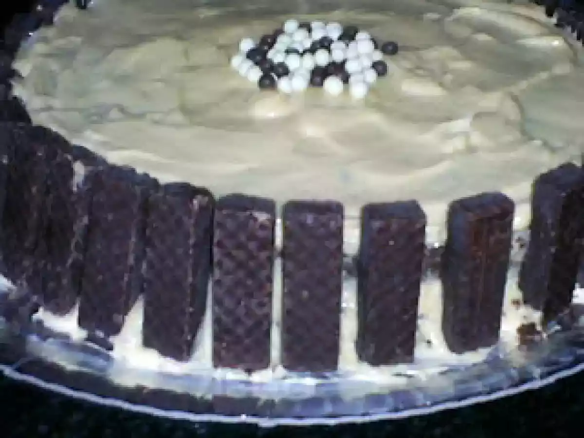 Bolo de chocolate com mousse de tang Maracujá!!