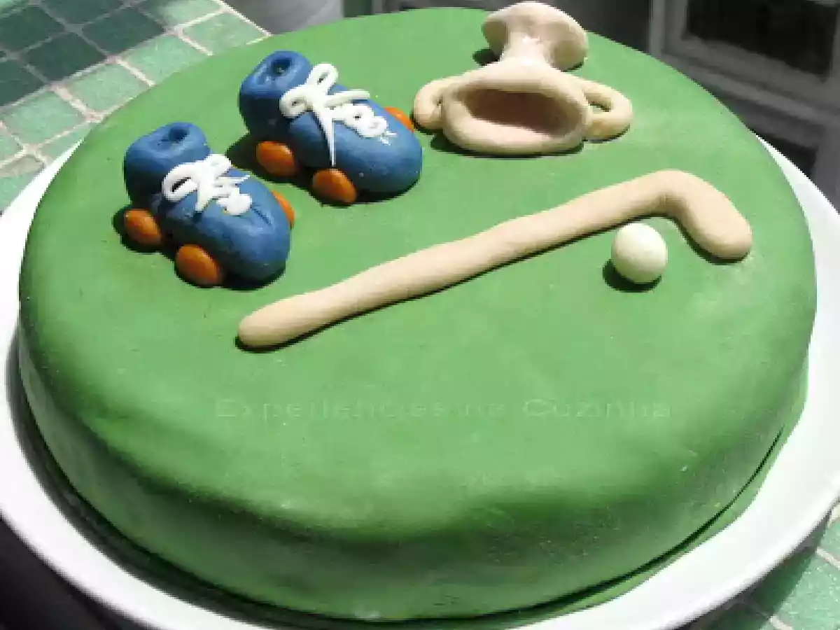 Bolo de Chocolate com Pasta de Marshmallows
