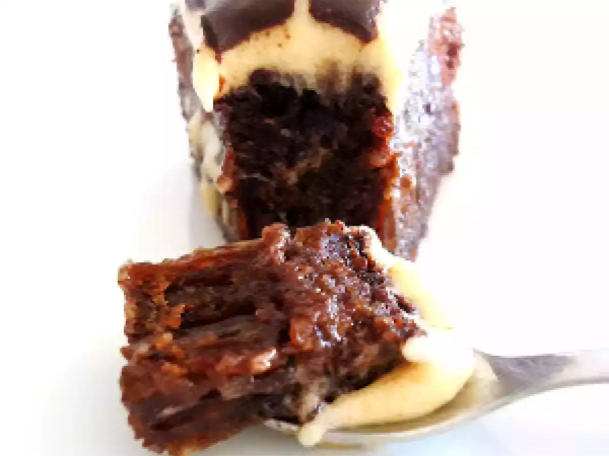 Bolo de Chocolate com Recheio de Manteiga de Amendoim