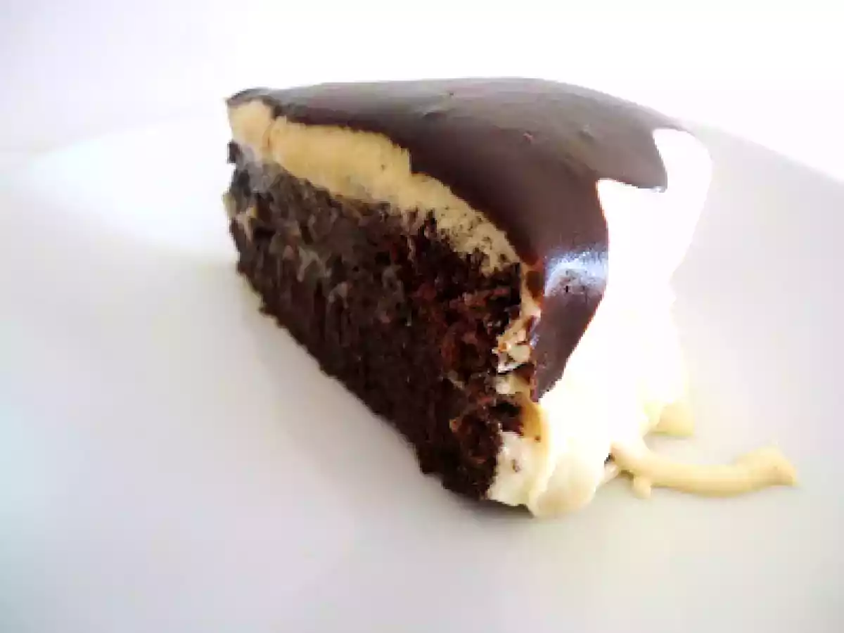 Bolo de Chocolate com Recheio de Manteiga de Amendoim - foto 3