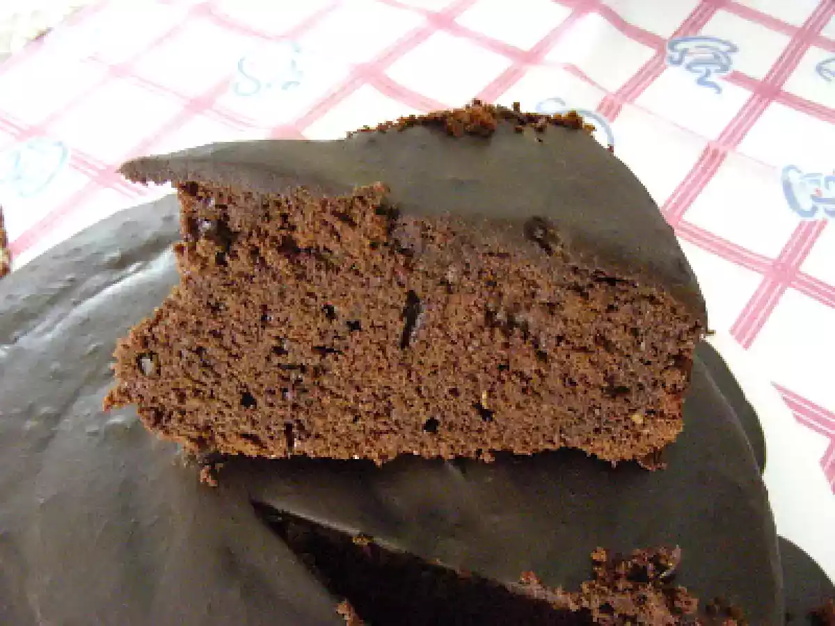 Bolo de chocolate e amendoim