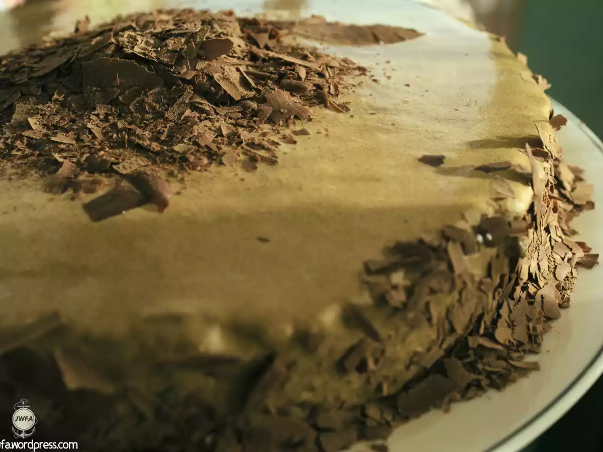 Bolo de chocolate e glacé de café