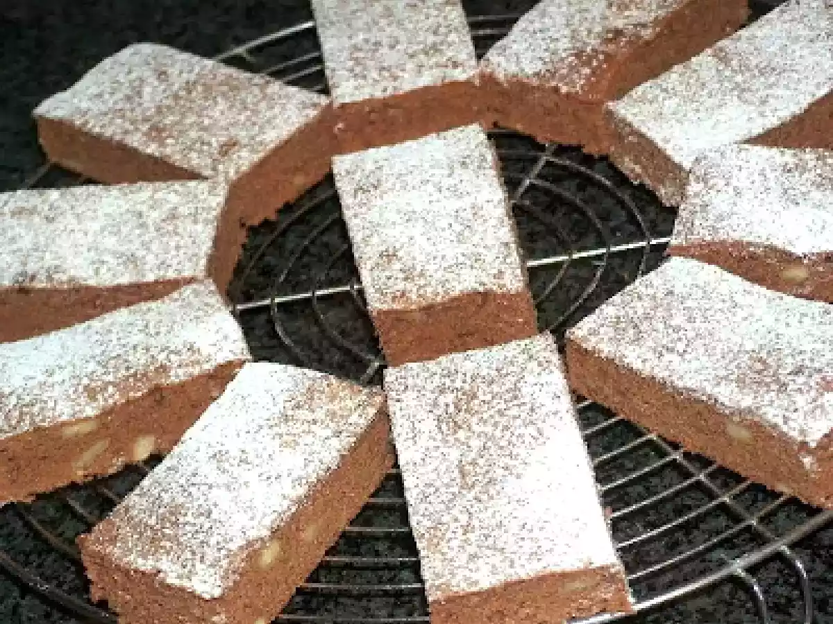 BOLO DE CHOCOLATE E NOZES - foto 2