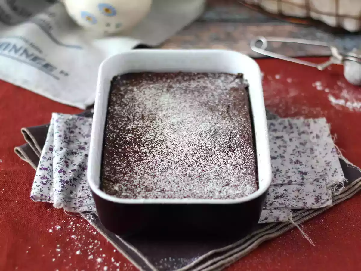 Bolo de chocolate e pasta de castanhas, sem adição de açúcar e com 4 ingredientes! - foto 6