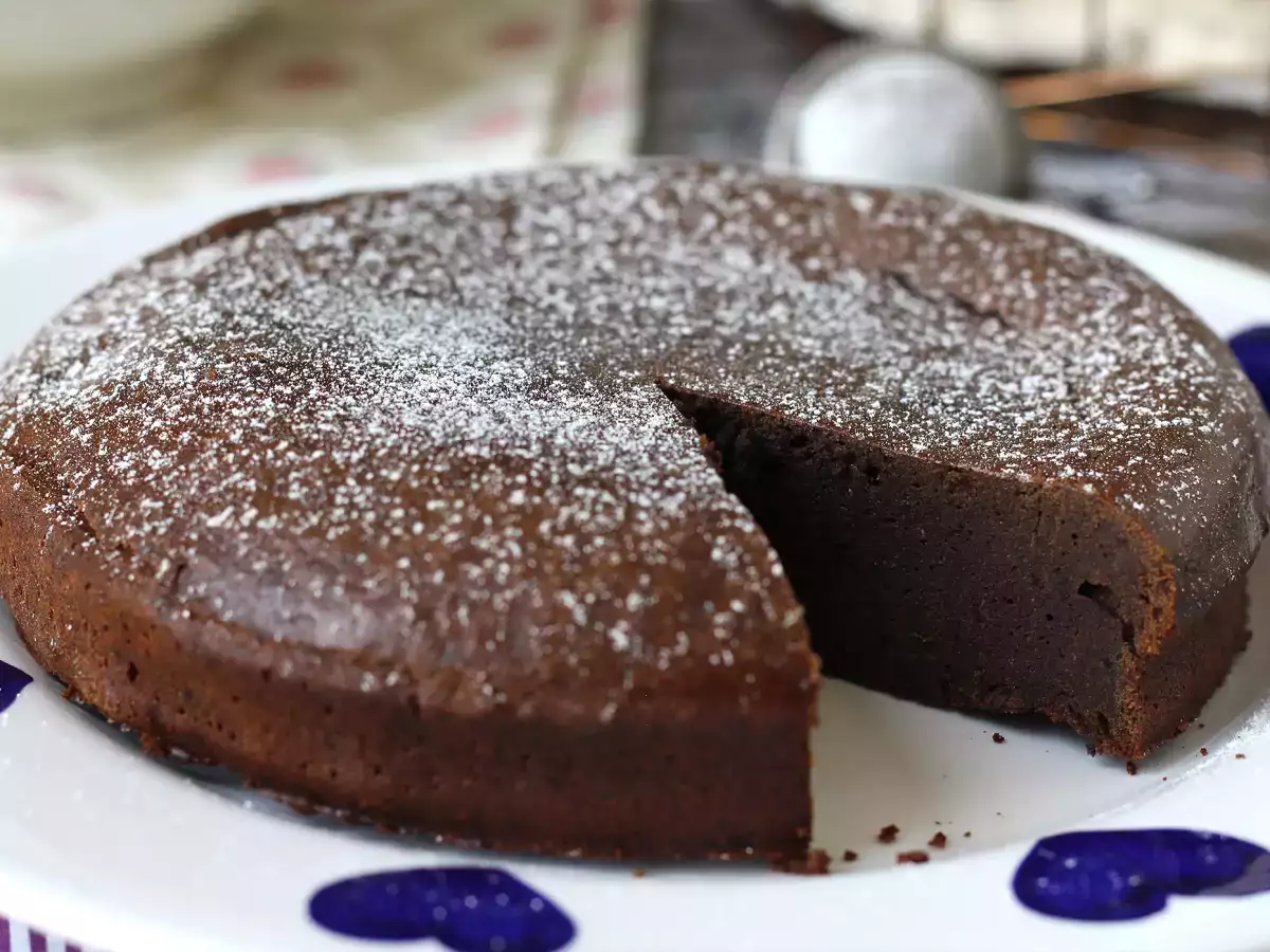 Bolo de chocolate fondant com whey: sobremesa proteica fácil e deliciosa - foto 2
