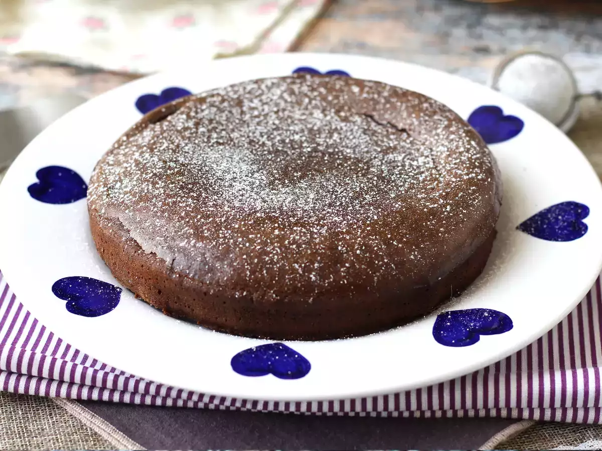 Bolo de chocolate fondant com whey: sobremesa proteica fácil e deliciosa - foto 3