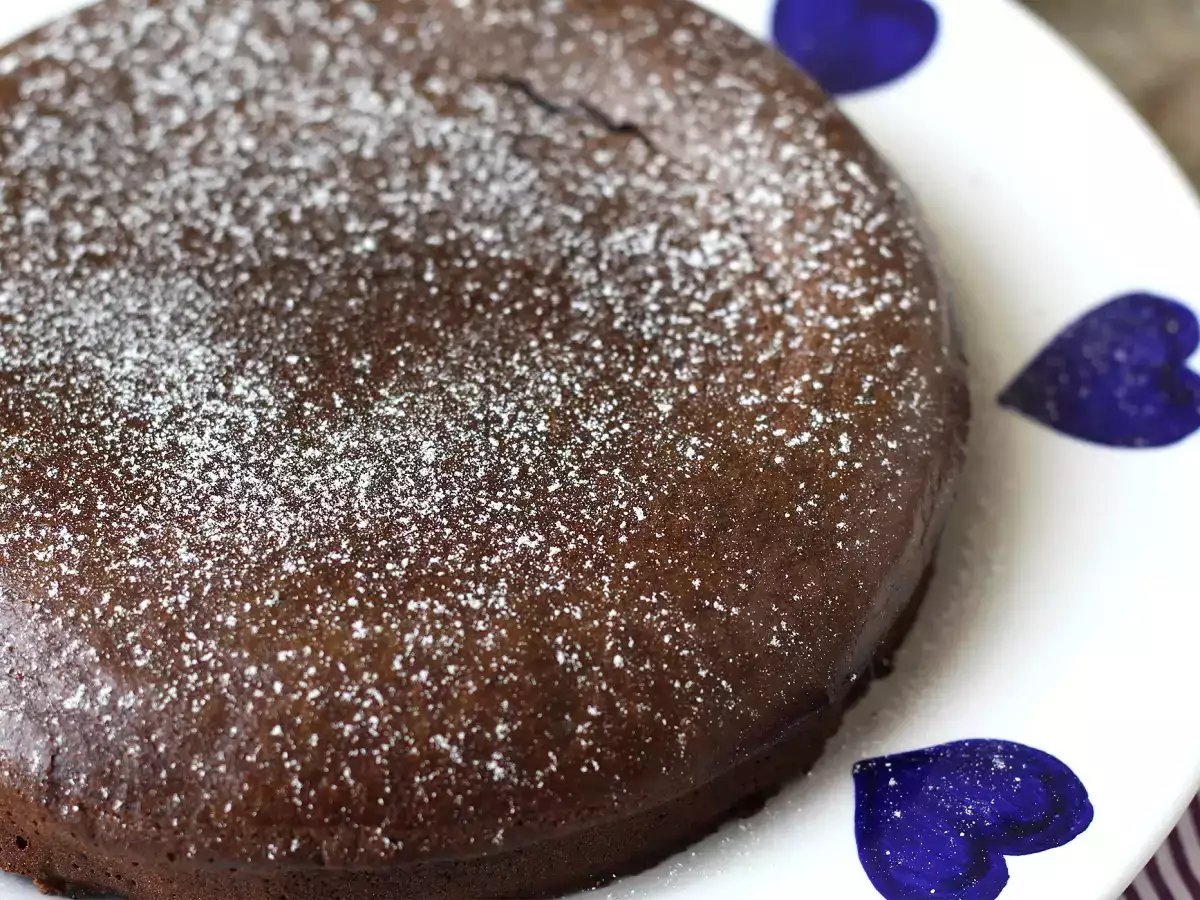 Bolo de chocolate fondant com whey: sobremesa proteica fácil e deliciosa - foto 5