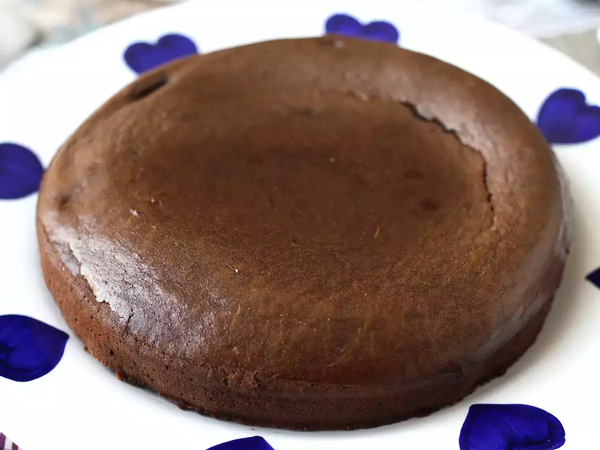 Bolo de chocolate fondant com whey: sobremesa proteica fácil e deliciosa - foto 6