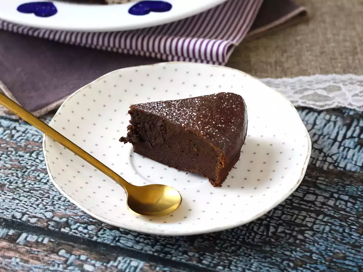 Bolo de chocolate fondant com whey: sobremesa proteica fácil e deliciosa - foto 7
