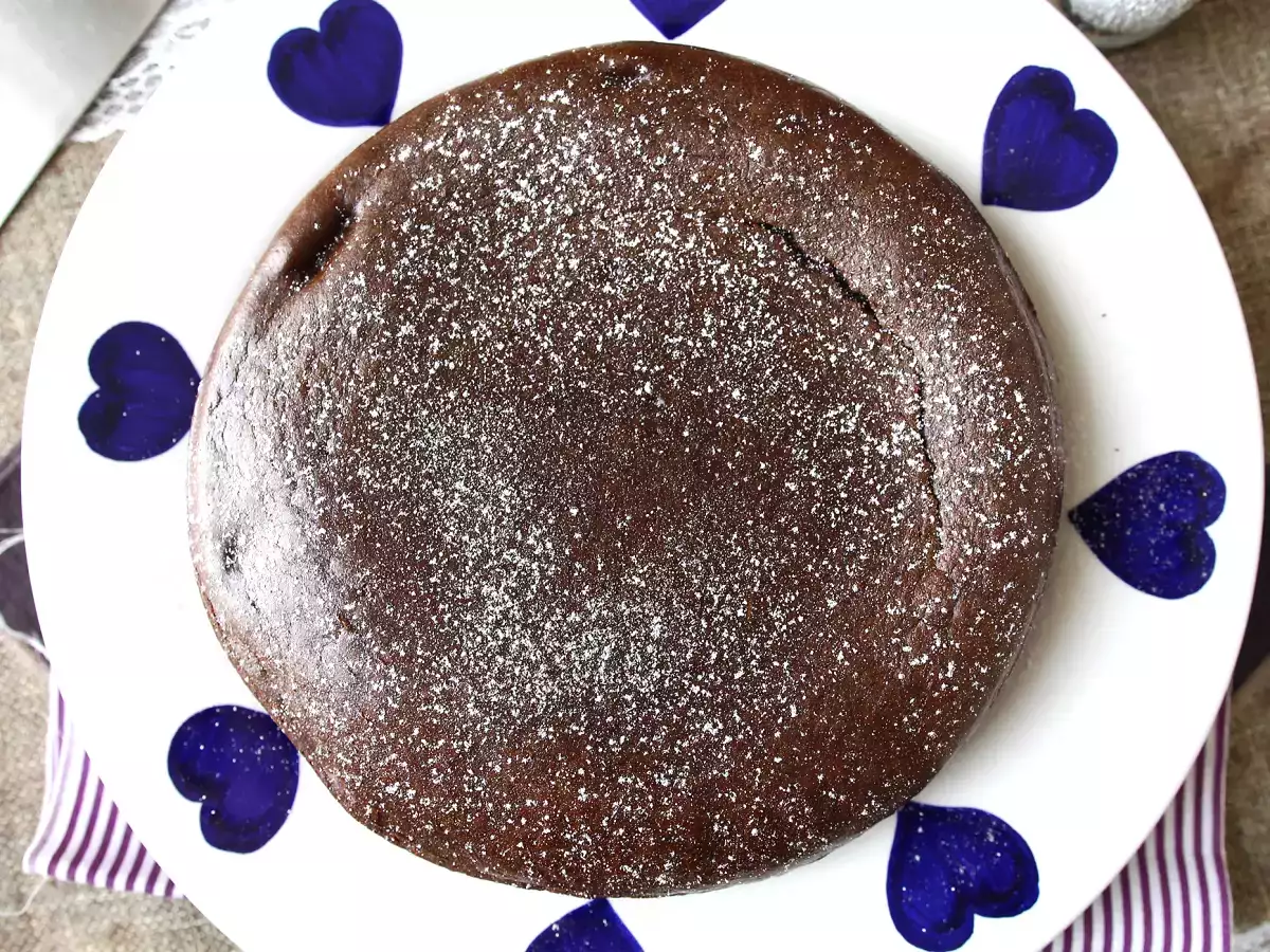Bolo de chocolate fondant com whey: sobremesa proteica fácil e deliciosa - foto 11