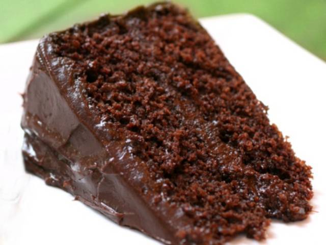 Bolo de chocolate fácil - Super fofinho!