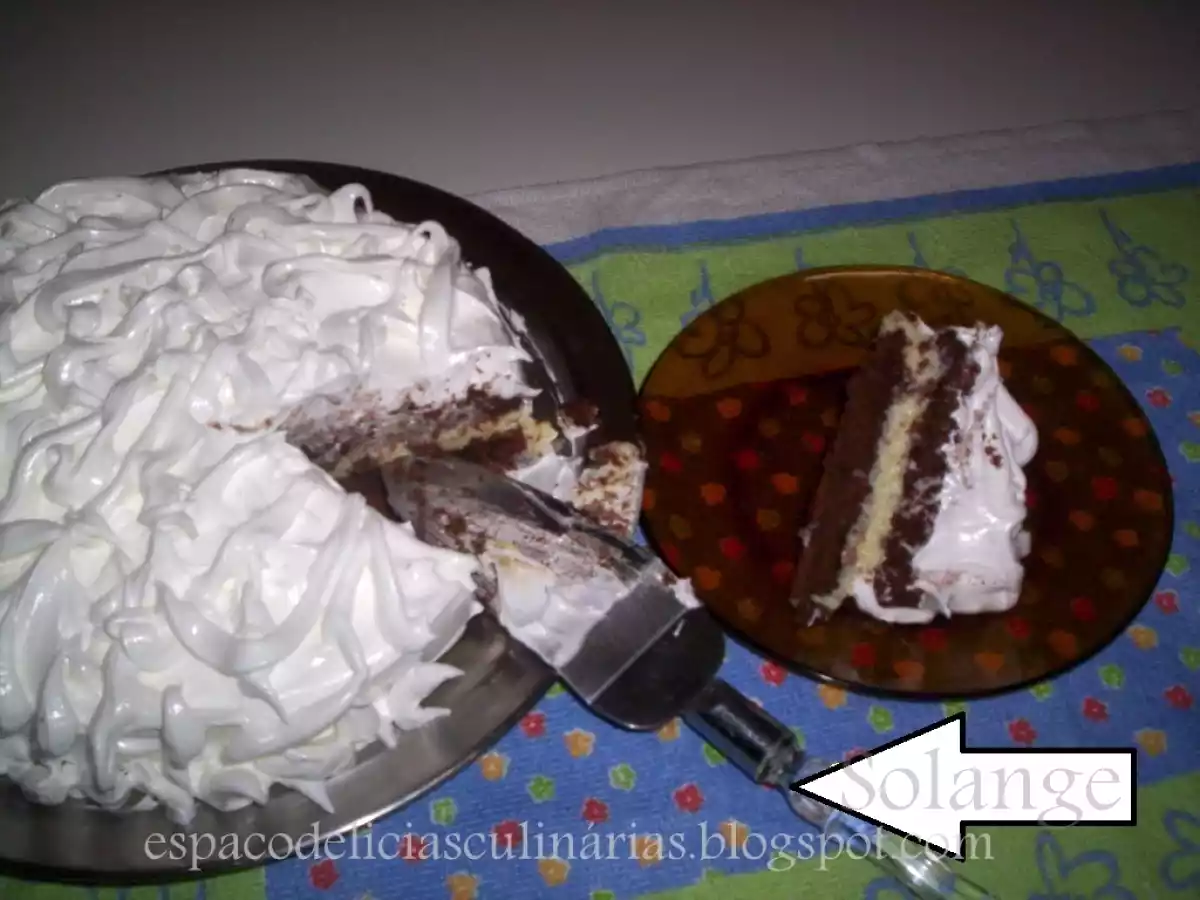 Bolo de chocolate recheado