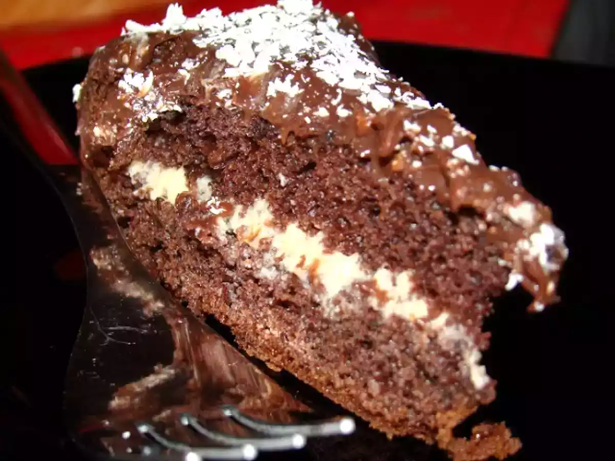 Bolo de Chocolate Recheado com Creme Russo e Coberto com Leite Condensado de Chocolate - foto 5