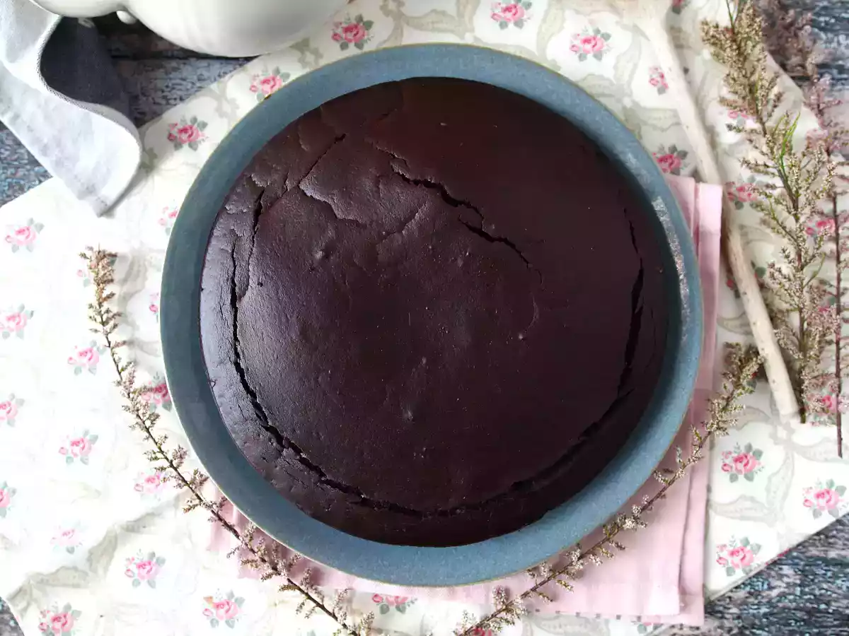 Bolo de chocolate sem lactose e sem batedeira - foto 5