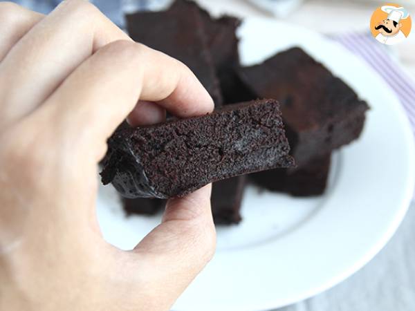 Bolo de chocolate sem ovo e sem lactose - Fácil